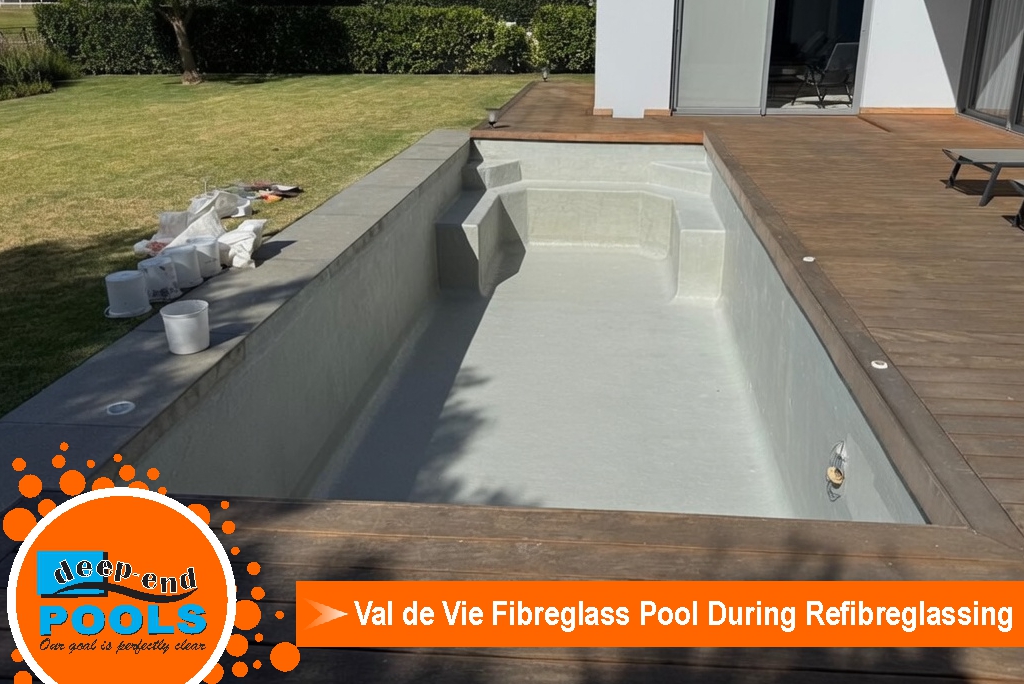 deep-end-pools-val-de-vie-fibreglass-pool-during-refibreglassing_1 Dreaming of a luxurious new fibreglass pool? Deep-End Pools completed a full refibreglassing project at Val de Vie Estate, transforming a worn pool into a sleek, modern masterpiece with a smooth, durable finish. Professional luxury pool restoration in the Cape Winelands.